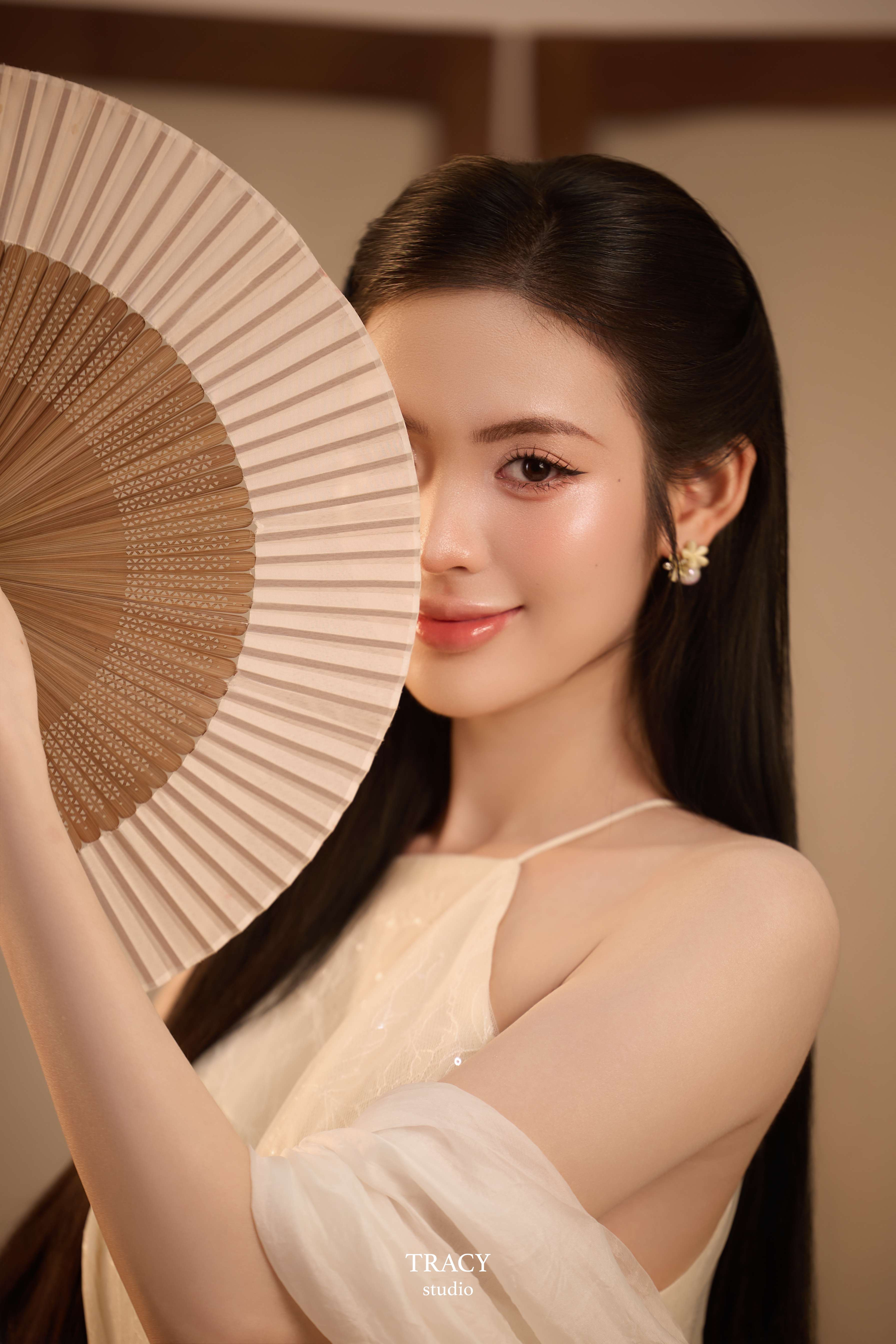 frontend/img/gallery/anh-tet-yem-ao-dai/tracy-studio-chup-concept-yem-ngoc (5).jpg